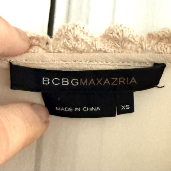 BCBGMaxAzria Silk Blouse in Nude Pleats & Ribbon ties. Women’s XS - Picture 3 of 5